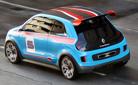 Renault создаст среднемоторный компакт-кар с задним приводом